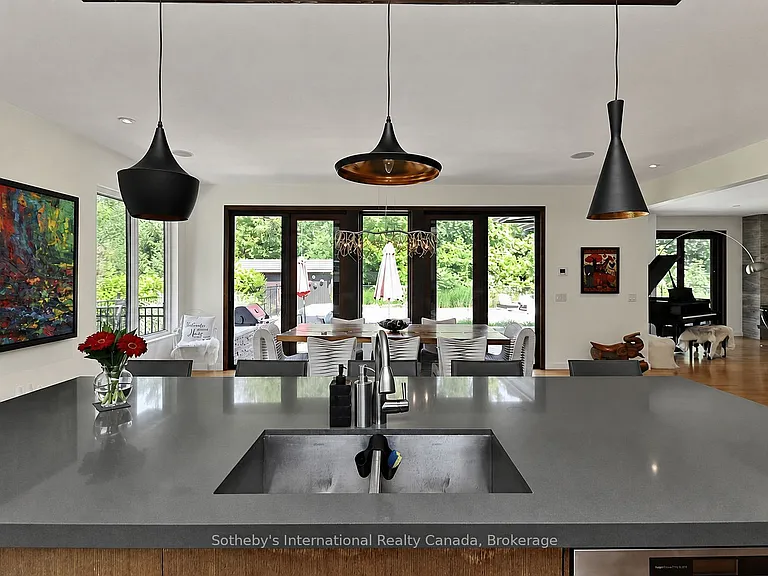4 Holly Ct — Photo 17