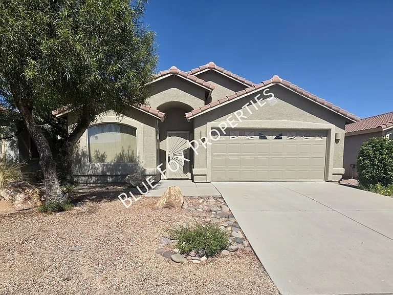 6078 N Panorama Park Dr — Photo 1