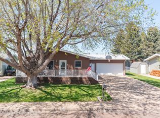 945 Senior Ave, Dickinson, ND 58601