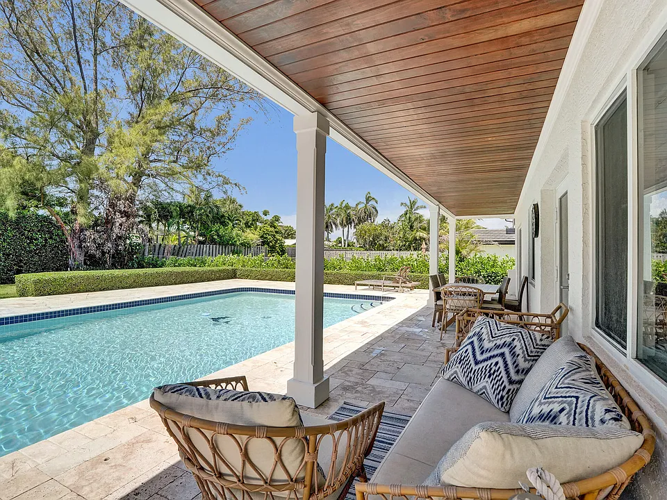 248 Codrington Dr