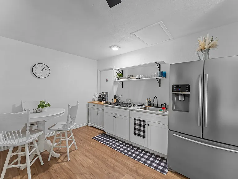 8742 W Meadowbrook Ave — Photo 41