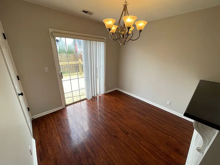 6015 Mercury Dr — Photo 15