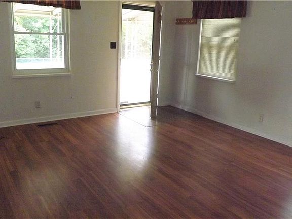 2nd image of 1739 Tuttle Ave