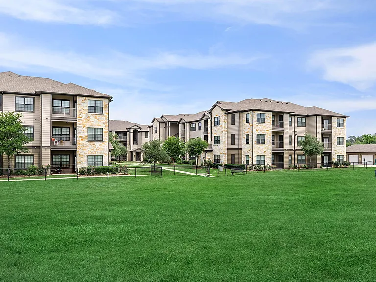 Willow Creek Apartments — Photo 22
