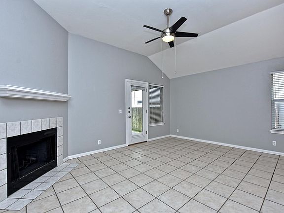 2nd view of Liv Room
