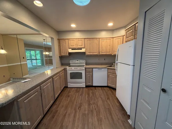 10 Lexington Ct #D, Red Bank, NJ 07701