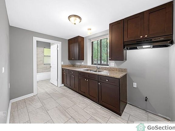 4th image of 11238 S Vernon Ave #3NW