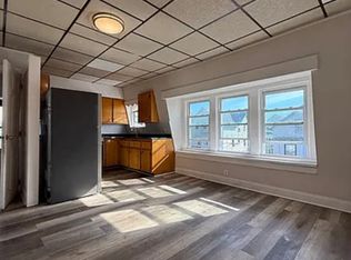 872 Plymouth Ave #3, Fall River, MA 02721