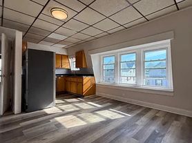 872 Plymouth Ave, Fall River, MA