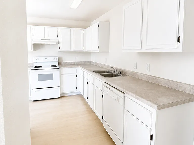 Willow Park Apartments — Photo 26