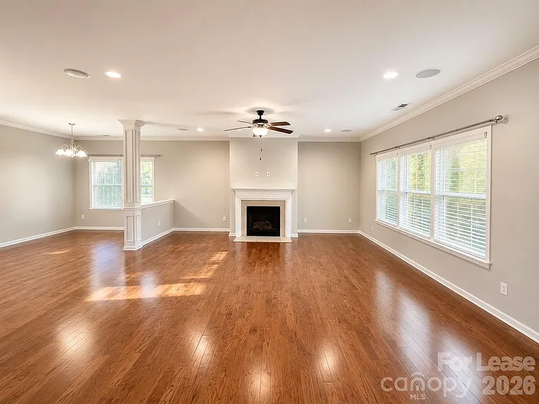 2025 Fuschia Ct — Photo 5