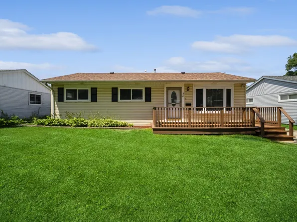 316 Albert Ter, Wheeling, IL 60090