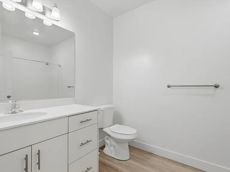 475 W 60 S #1-L202 — Photo 4