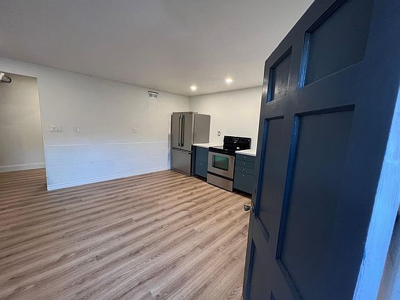 2nd image of 3935 Manzanita Dr #1/2