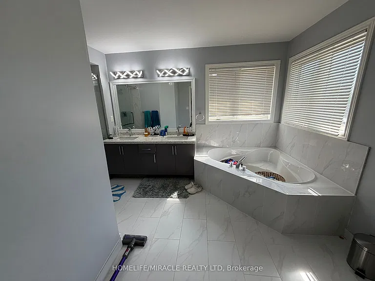 7549 Doverwood Dr — Photo 14
