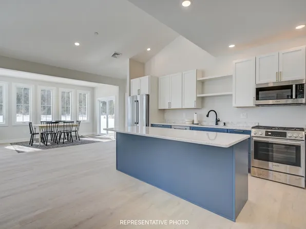 52 Whispering Pines Place #17, Conway, NH 03860