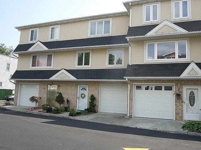 1st image of 18 Sea Gate Ct