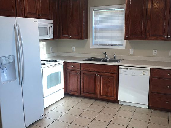 3rd image of 108 Israel Ave