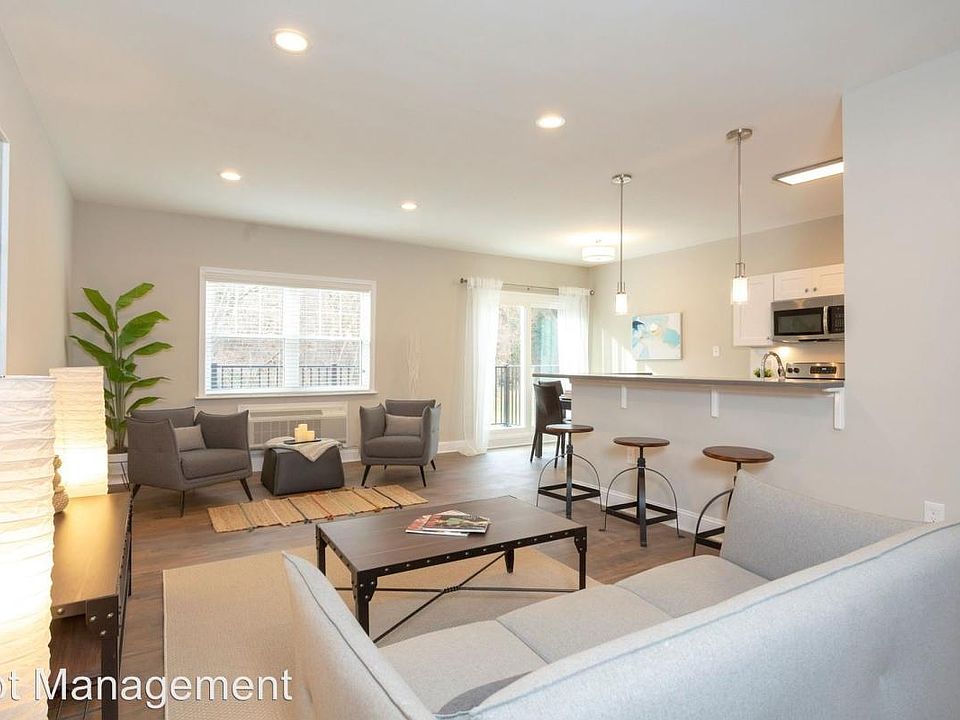 2nd image of 313 Creek Dr APT 56