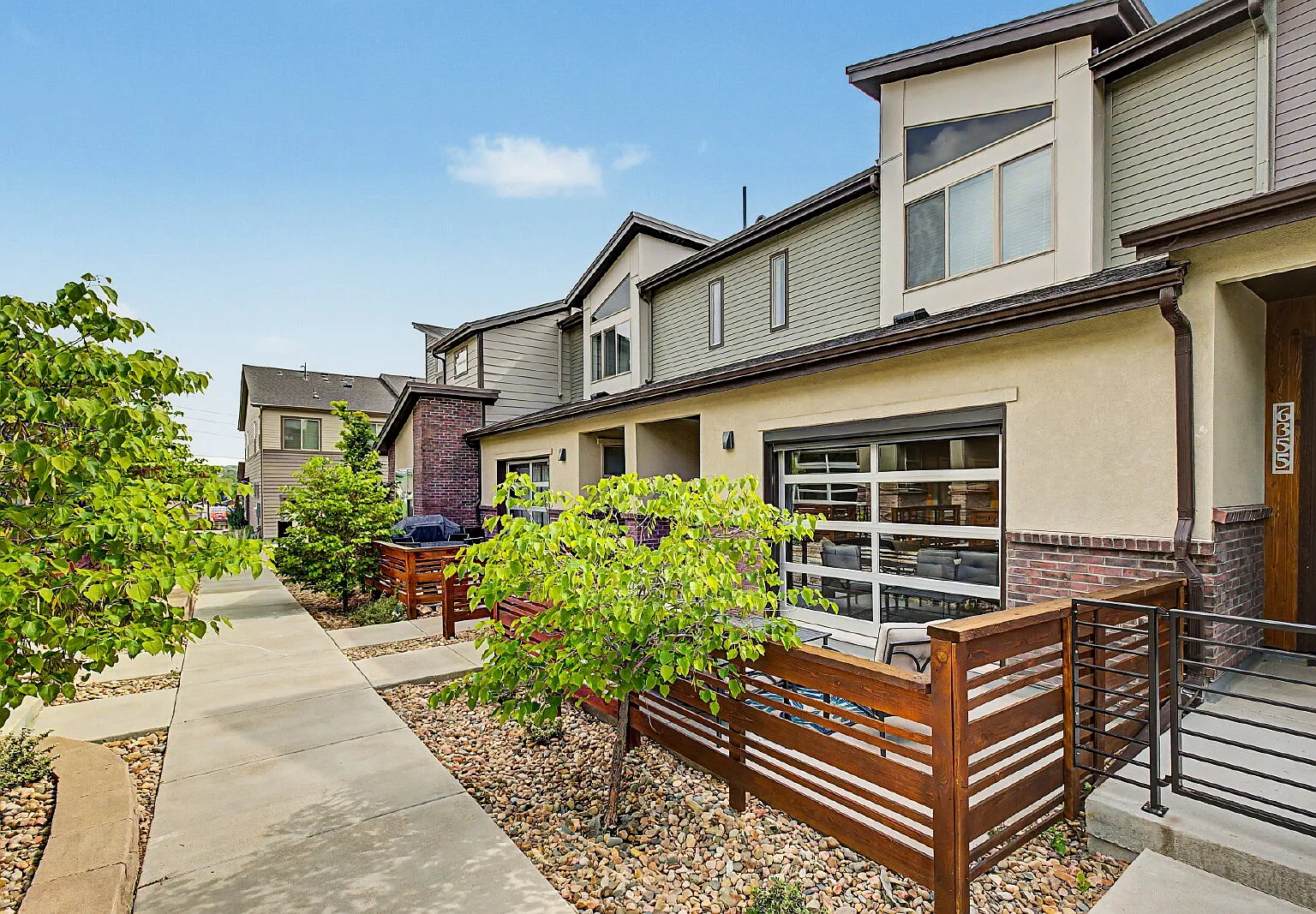 3 bed, 3.0 bath, 1676 sqft, $2,800 — Photo 3