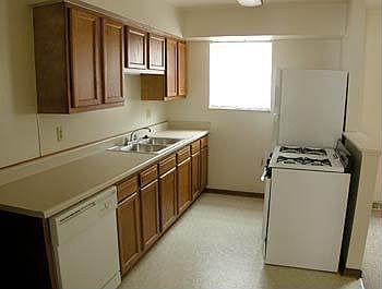 4th image of 1451 Worthington St APT D