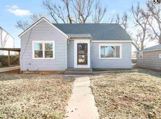 312 N Hutchinson Ave, Haven, KS 67543