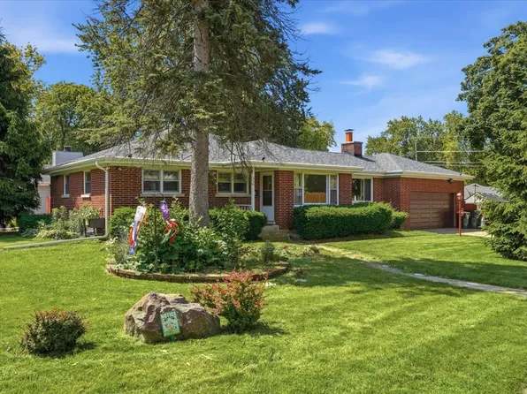 316 Dalton Ave, Mundelein, IL 60060
