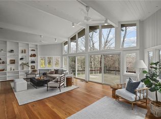 30 Robin Hood Rd, Pound Ridge, NY 10576