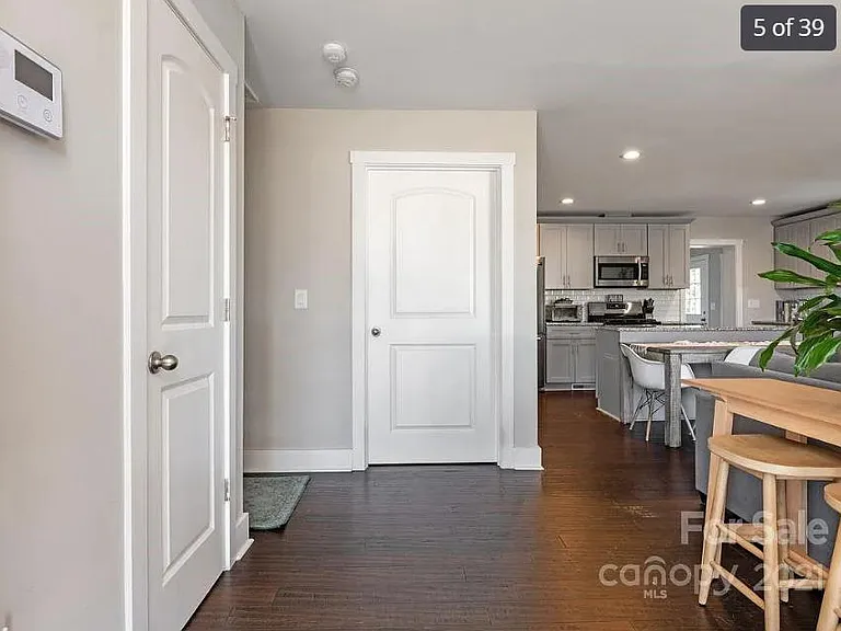 6504 Carsdale Pl — Photo 3