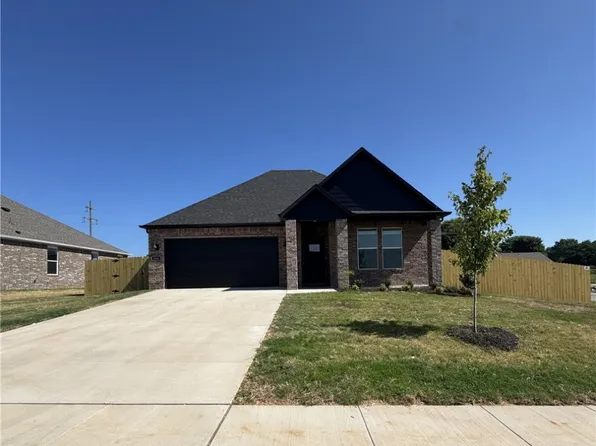 404 W Gosling Isle, Farmington, AR 72730