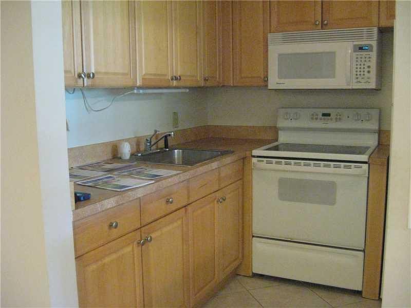 1st image of 219 Farnham J #219