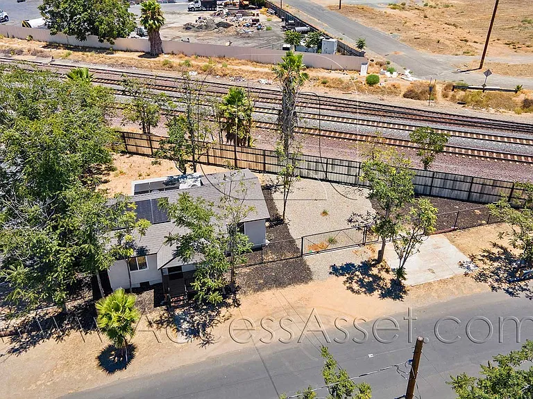 434 Highland Ave — Photo 24