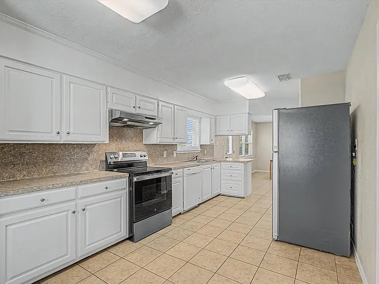 827 Pickney Ave — Photo 14