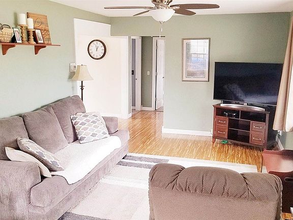 2nd image of 1117 Macarthur Dr