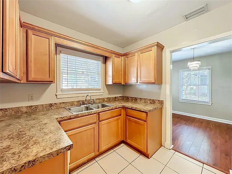 21 N Mills Ave — Photo 14