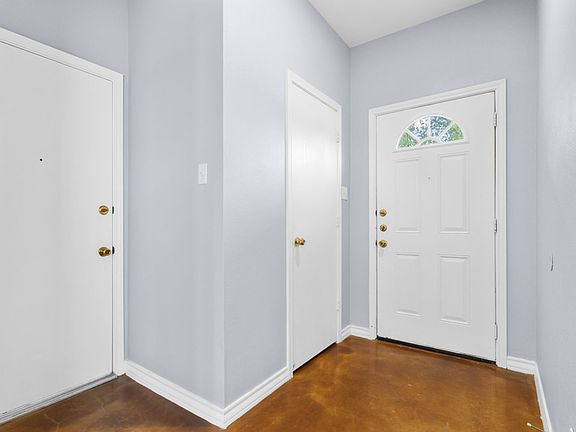 3rd image of 5002 Summit Wood APT 4
