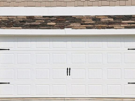 2nd image of 496 Inchmore Dr