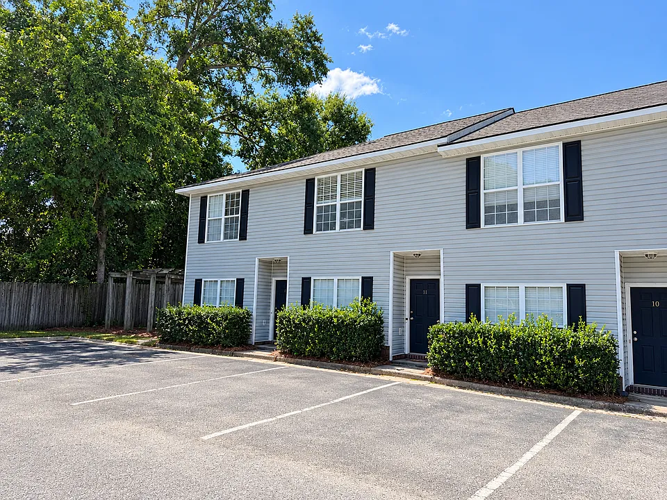 552 Harper Ave #11