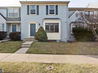 35 Haxall Ct, Sterling, VA 20165