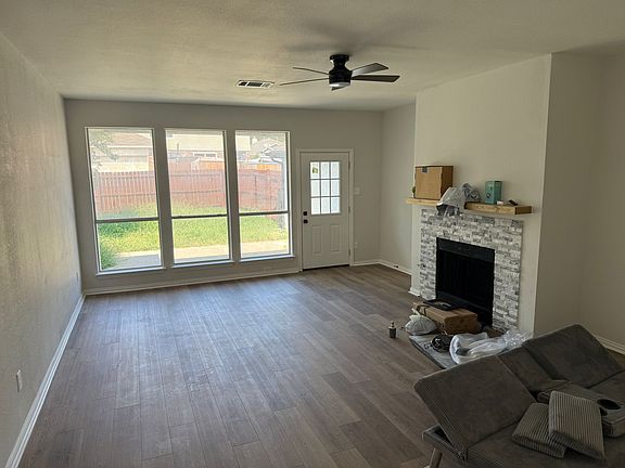 4th image of 4205 Baccarat Dr