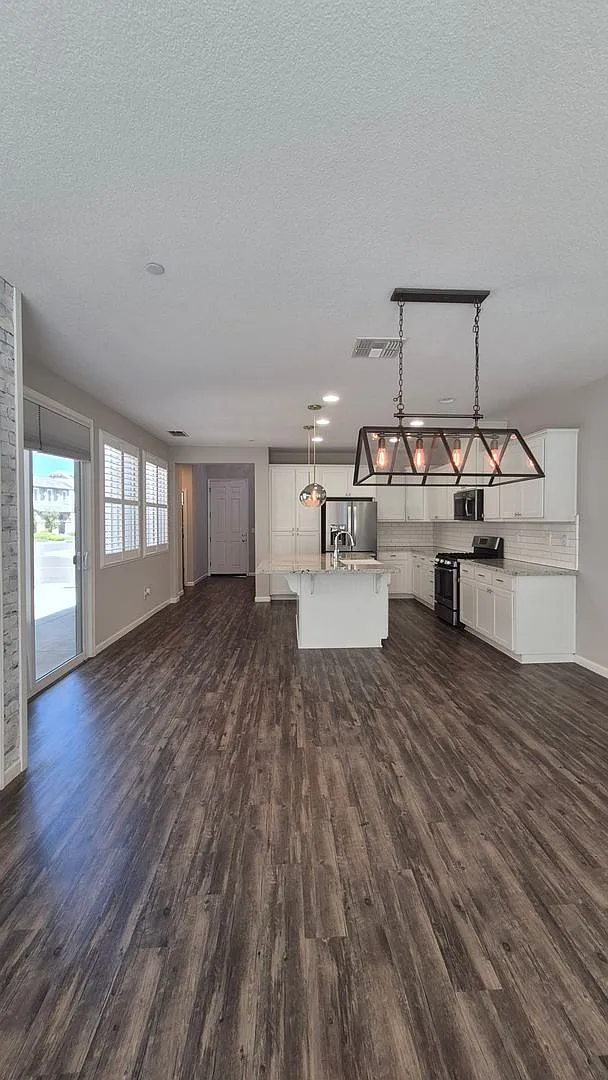 Beautiful 3-Bedroom, 2.5-Bathroom Home in Rocklin — Photo 2