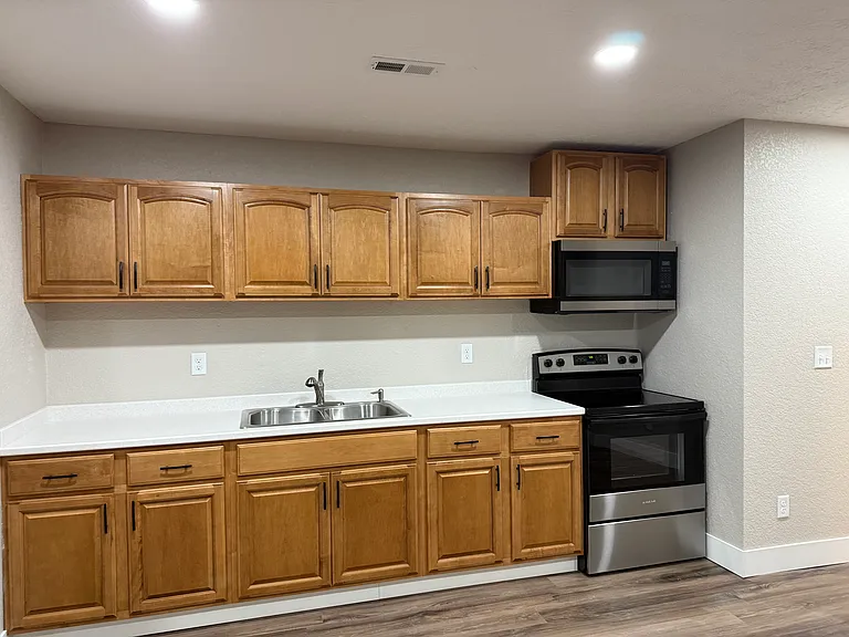 314 S Elm Ave #1 — Photo 2