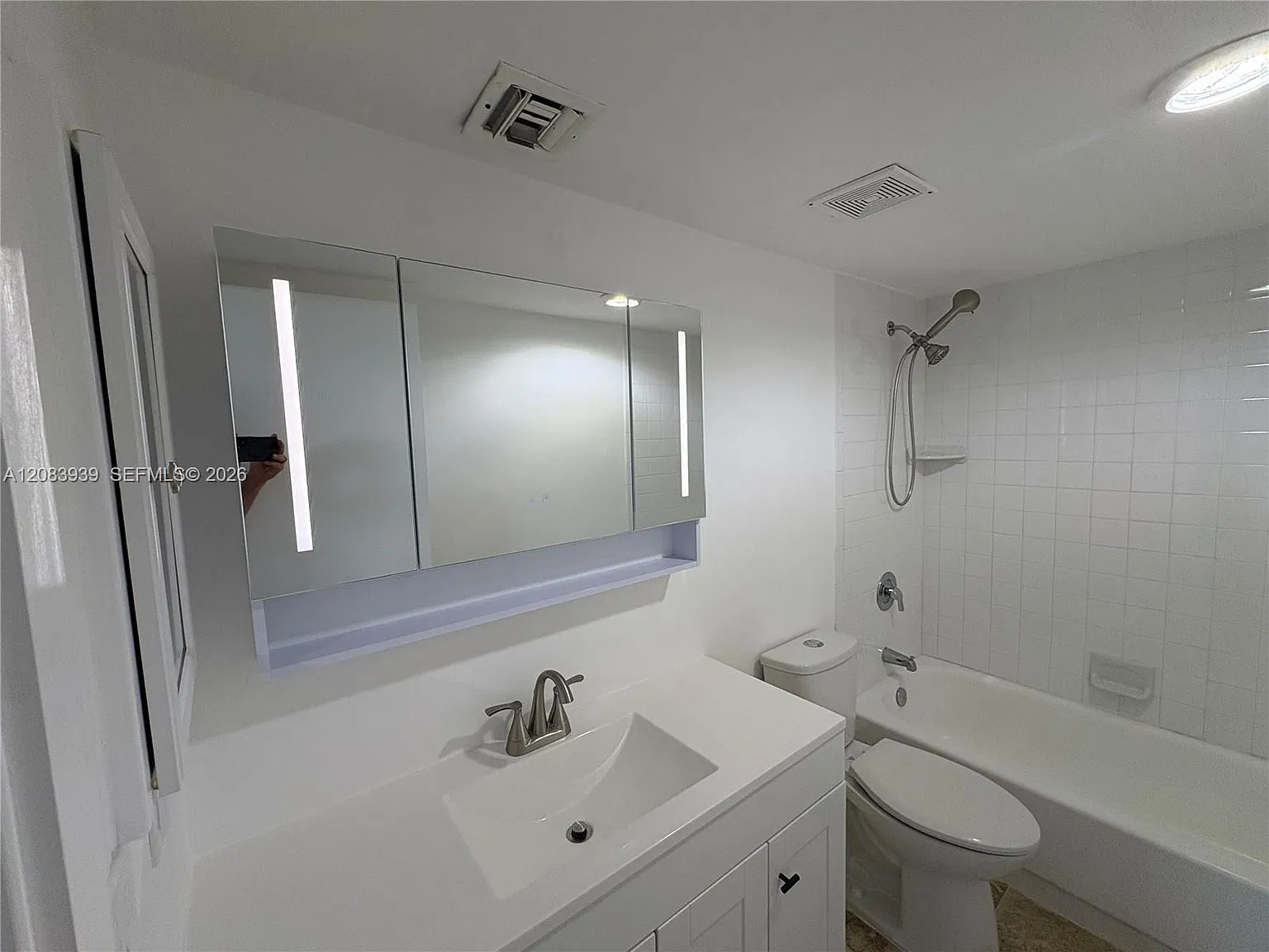Palm Beach House Condo — Photo 4