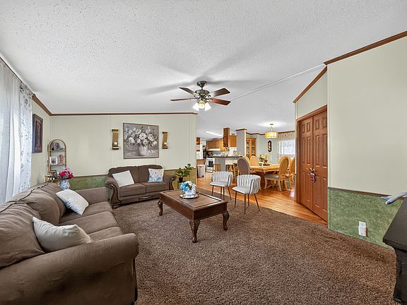 3rd image of 819 S 9th St