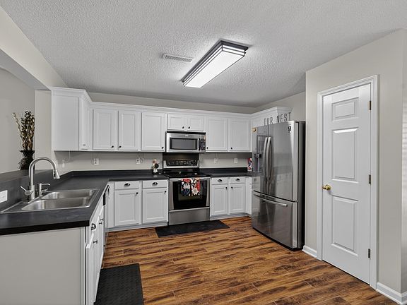 5th image of 5109 Morrow Ln