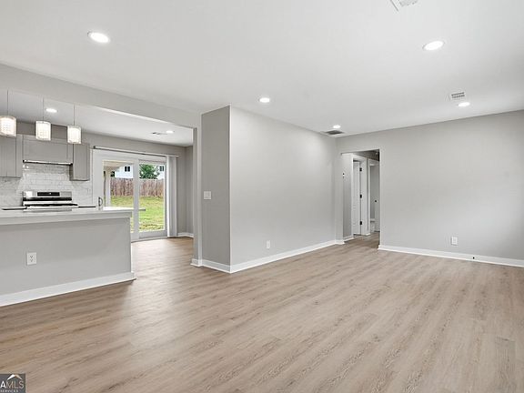 5th image of 3177 Woodlynne Way