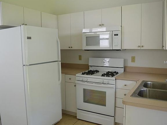 4th image of 519 11th Ave NW