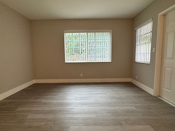 2nd image of 716 SE 14th Ct APT 4