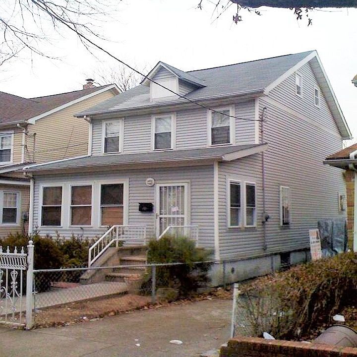 1st image of 202ND St And 112th Ave