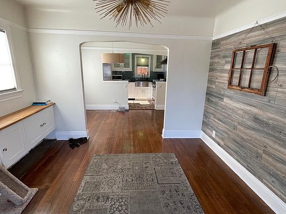 3rd image of 3818 Meade Ave